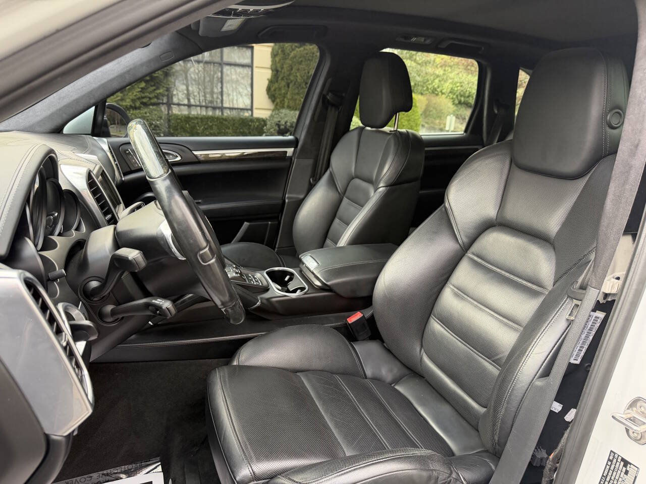 Used 2013 Porsche Cayenne Turbo AWD/4WD image 10
