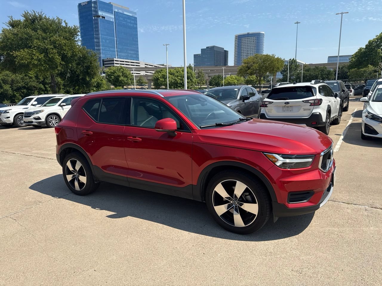 Used 2020 Volvo XC40 T5 Momentum AWD/4WD image 3