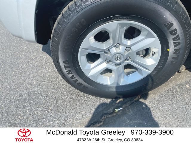 Used 2022 Toyota 4Runner SR5 AWD/4WD image 10