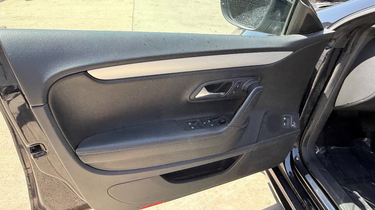 Used 2014 Volkswagen CC R-Line image 31