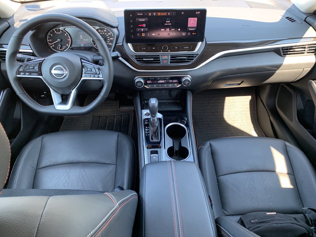 Used 2025 Nissan Altima 2.5 SR w/ SR Premium Package AWD/4WD image 13