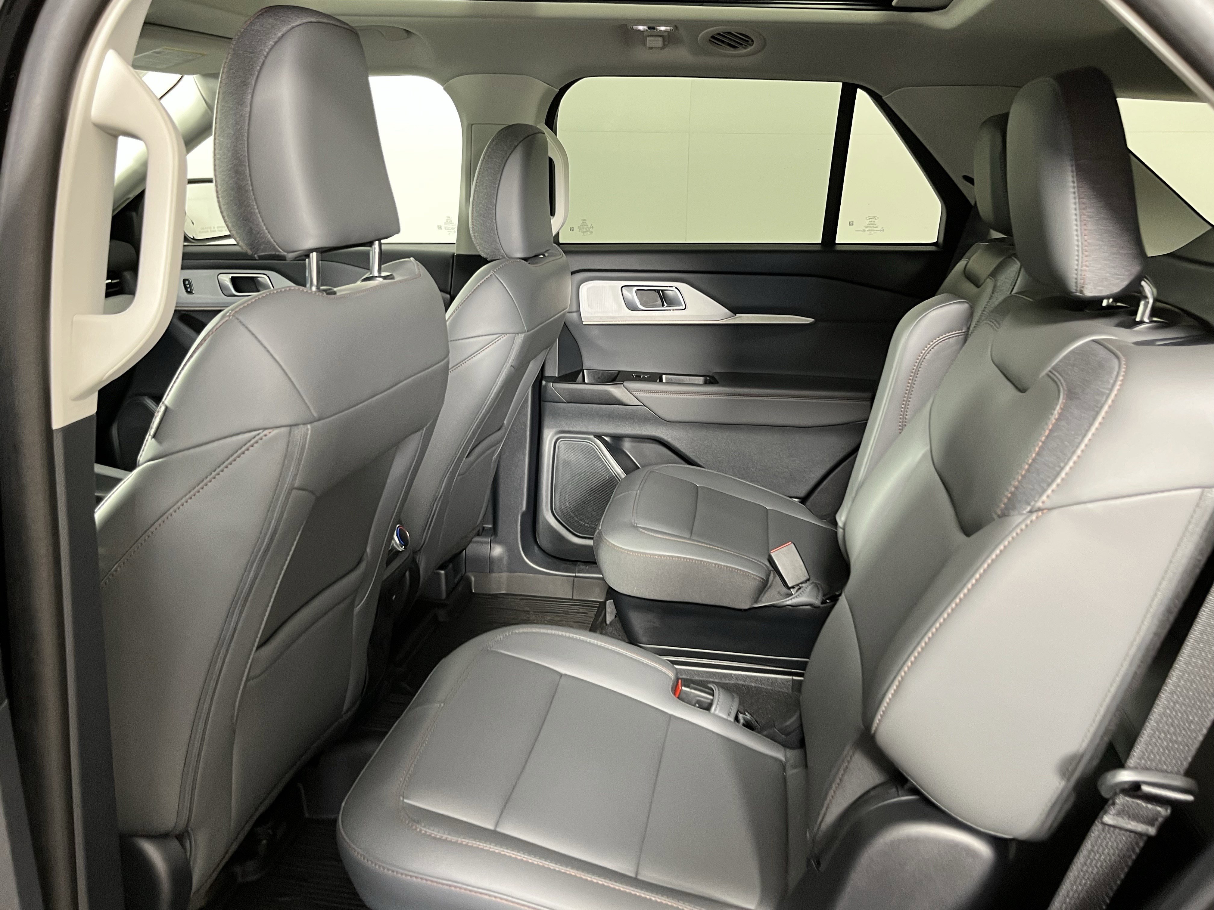 Used 2025 Ford Explorer Active w/ Active Comfort Package image 14