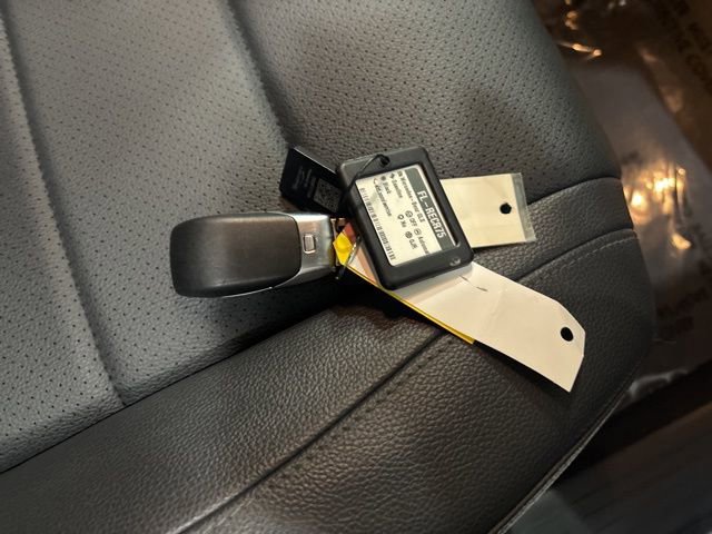 Used 2025 Mercedes-Benz GLS 450 4MATIC image 41