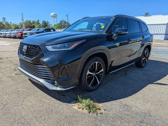 Used 2022 Toyota Highlander XSE FWD image 8