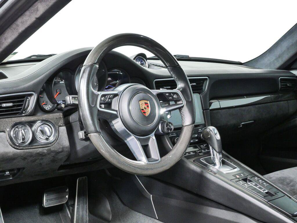 Used 2018 Porsche 911 Carrera GTS RWD image 4