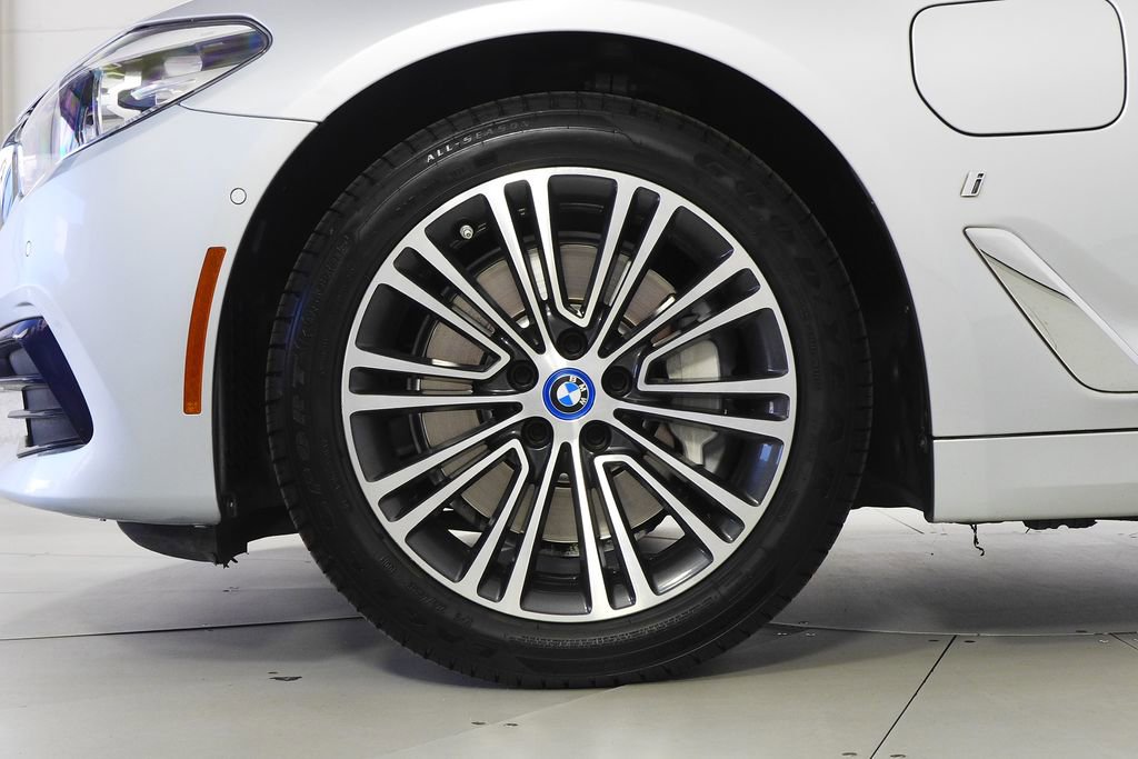 Used 2019 BMW 530e w/ Premium Package image 5
