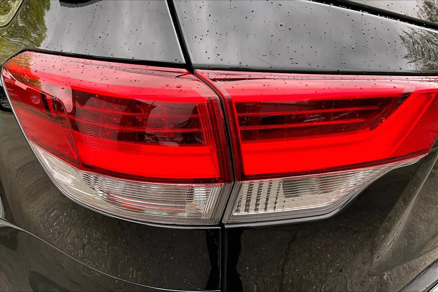 Used 2018 Toyota Highlander XLE AWD/4WD image 26