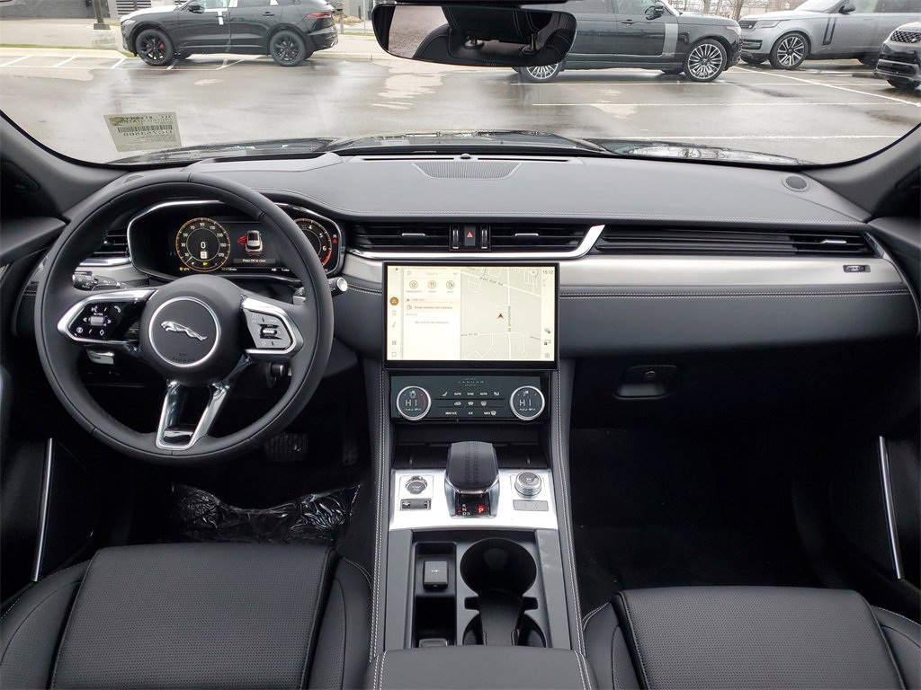 New 2025 Jaguar F-PACE R-Dynamic S image 27