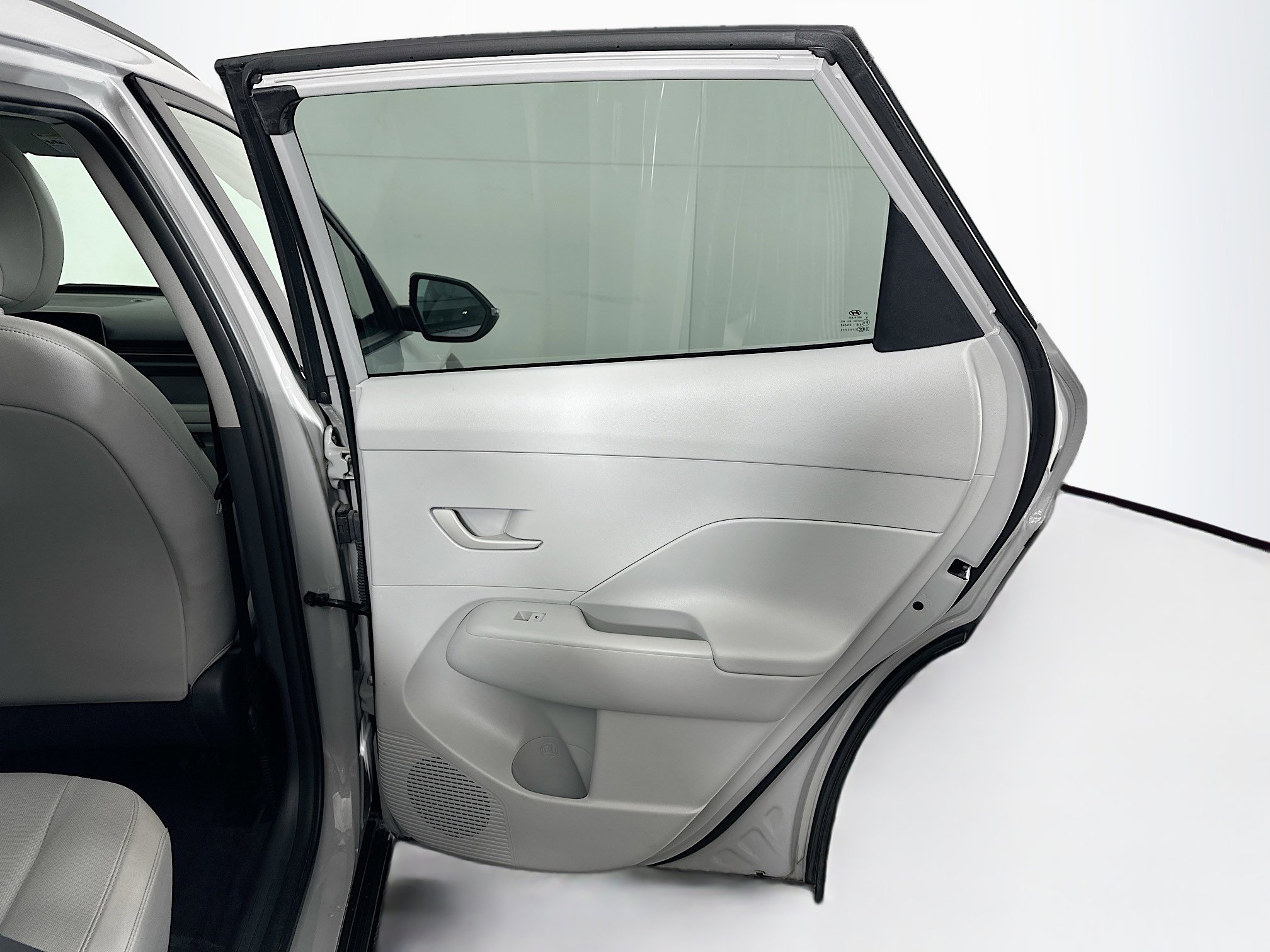 Used 2025 Hyundai Kona SEL image 29