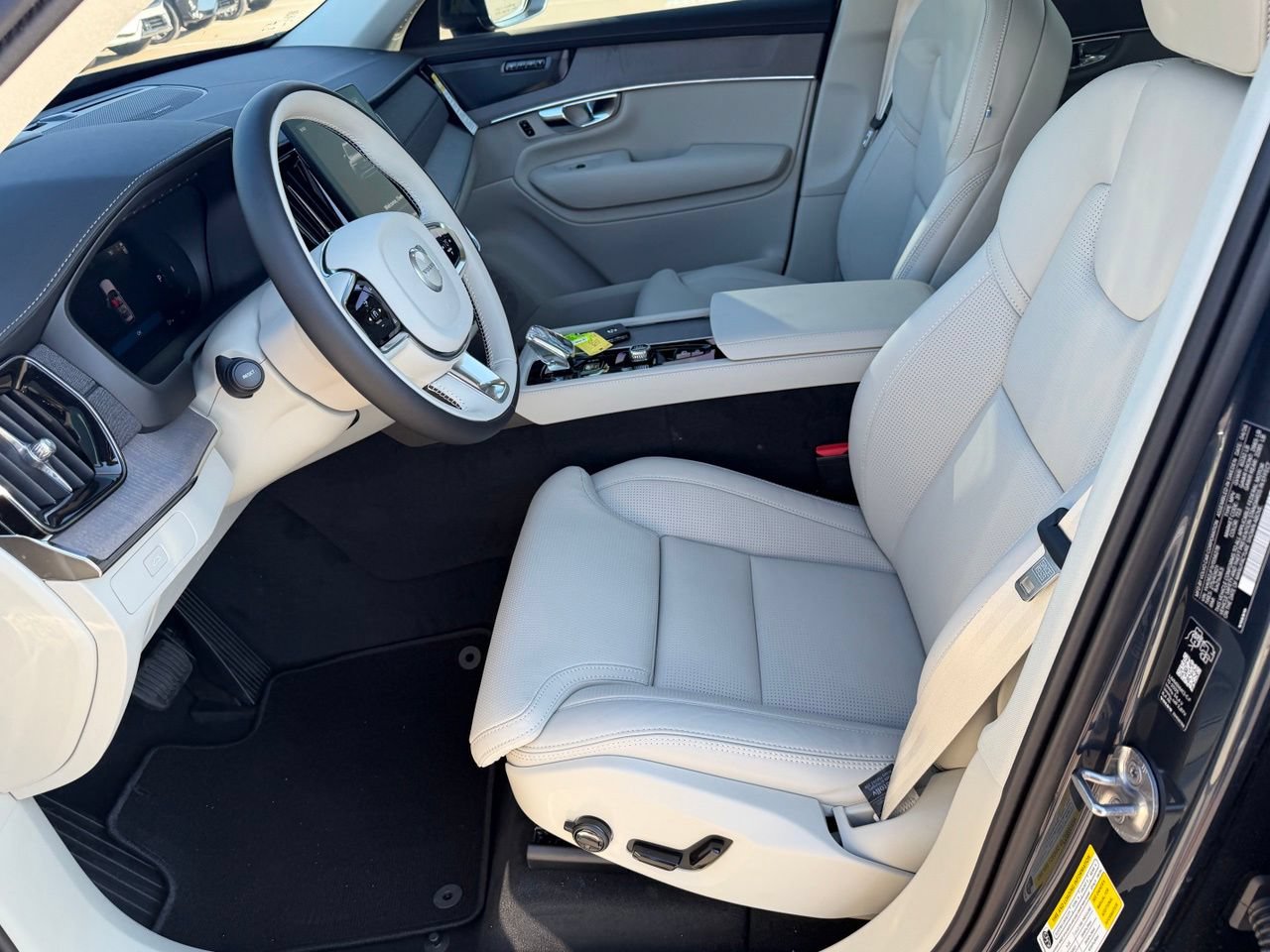 New 2027 Volvo XC90 B6 Ultra AWD/4WD image 14