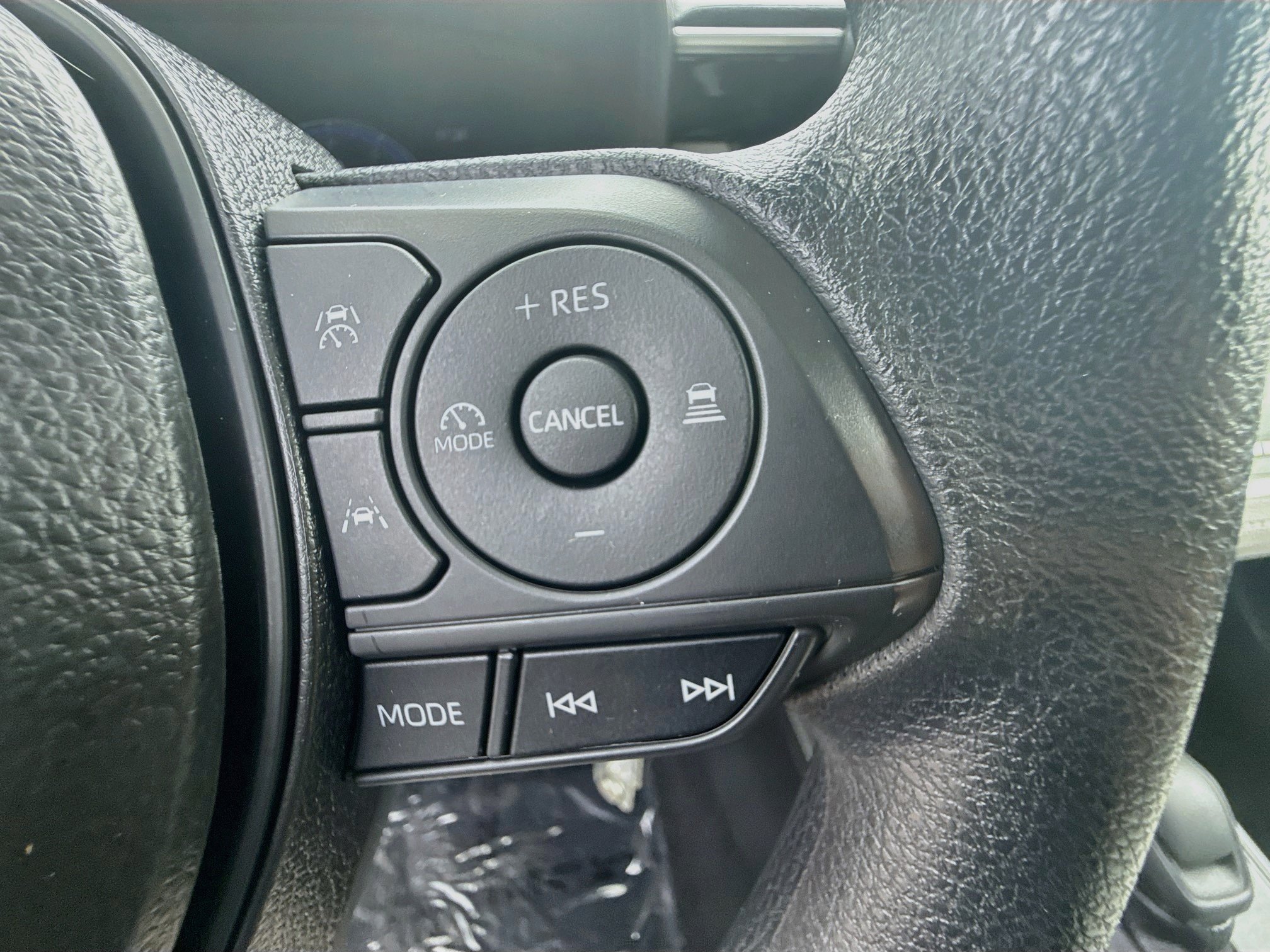 Used 2026 Toyota Corolla Cross L FWD image 36
