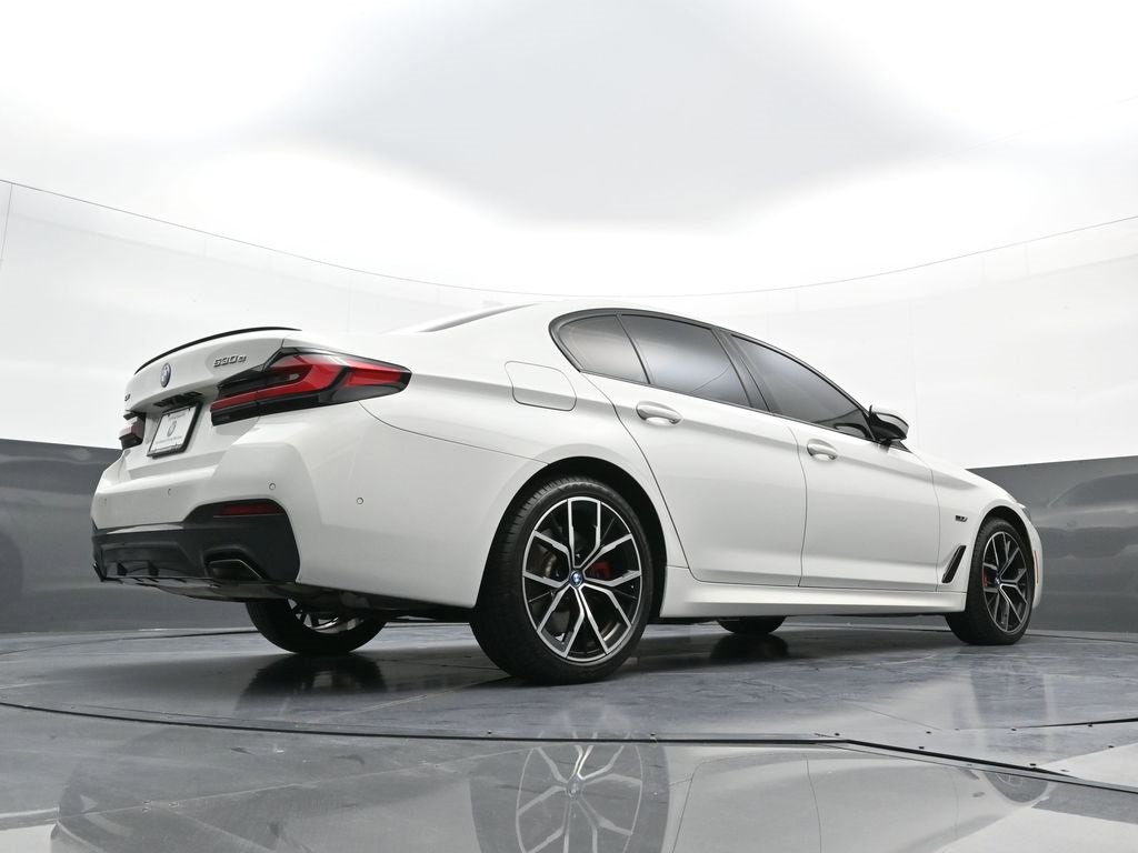 Used 2023 BMW 530e xDrive w/ Premium Package image 29
