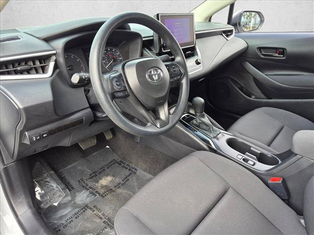 Used 2025 Toyota Corolla LE FWD image 12
