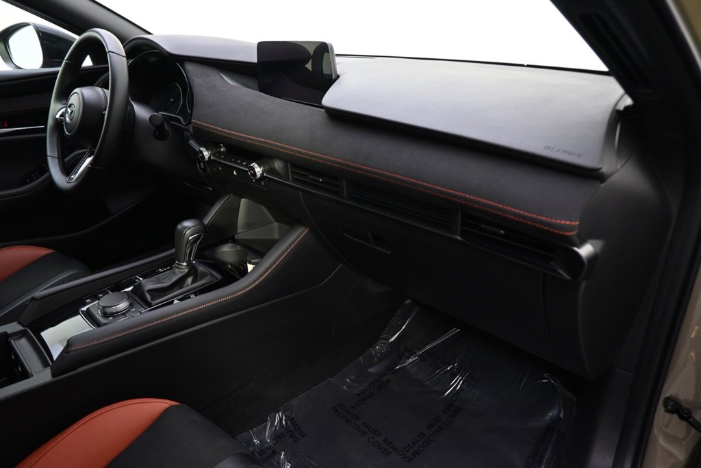 Certified 2025 MAZDA MAZDA3 Carbon image 15