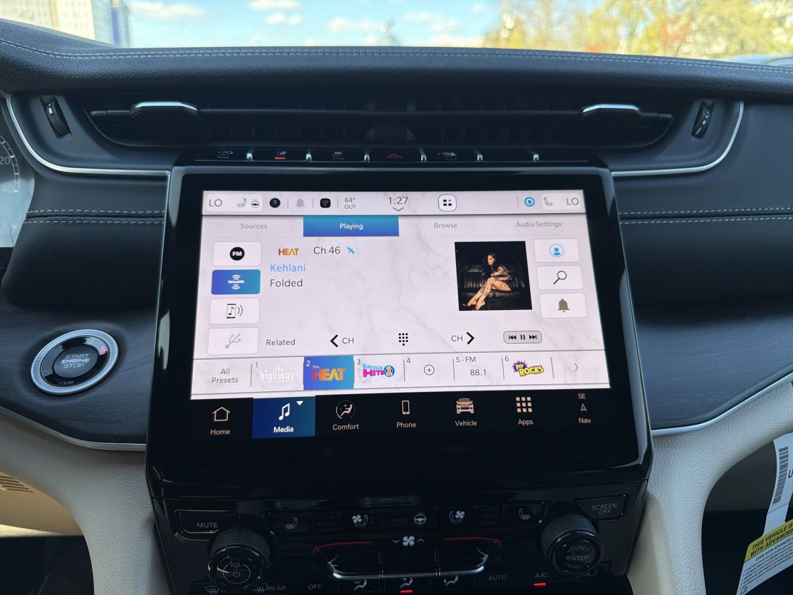 New 2025 Jeep Grand Cherokee Limited w/ Luxury Tech Group II image 18