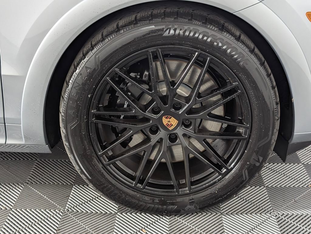 New 2026 Porsche Cayenne GTS image 15