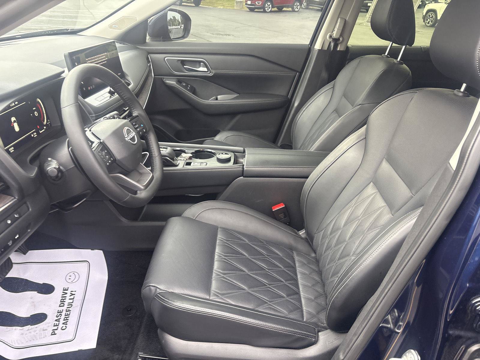 Used 2026 Nissan Rogue Platinum w/ Platinum Premium Package AWD/4WD image 9