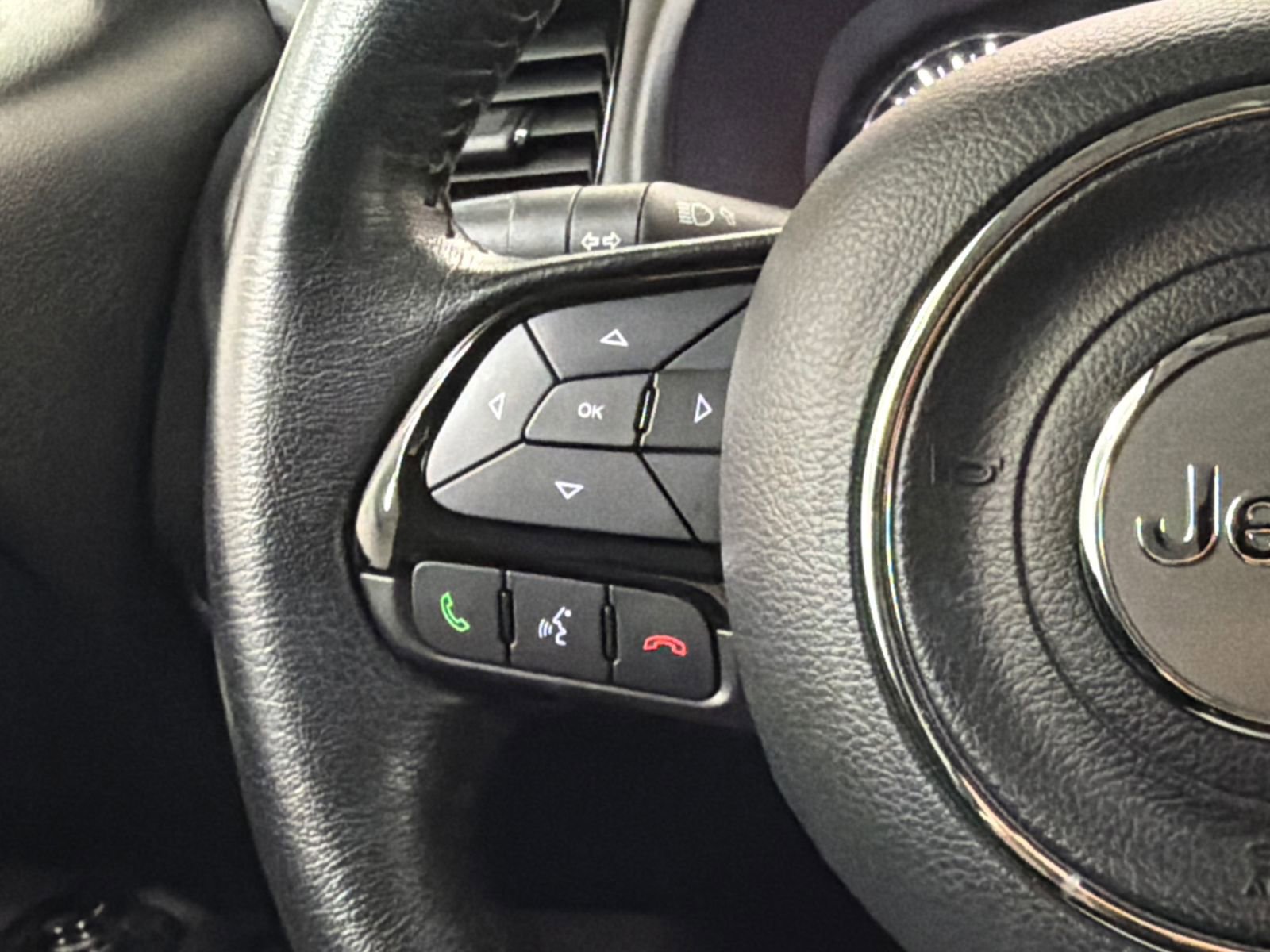 Used 2017 Jeep Renegade Altitude image 21