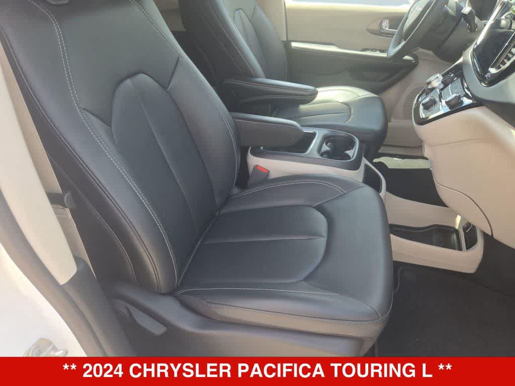 Used 2024 Chrysler Pacifica Touring-L FWD image 20
