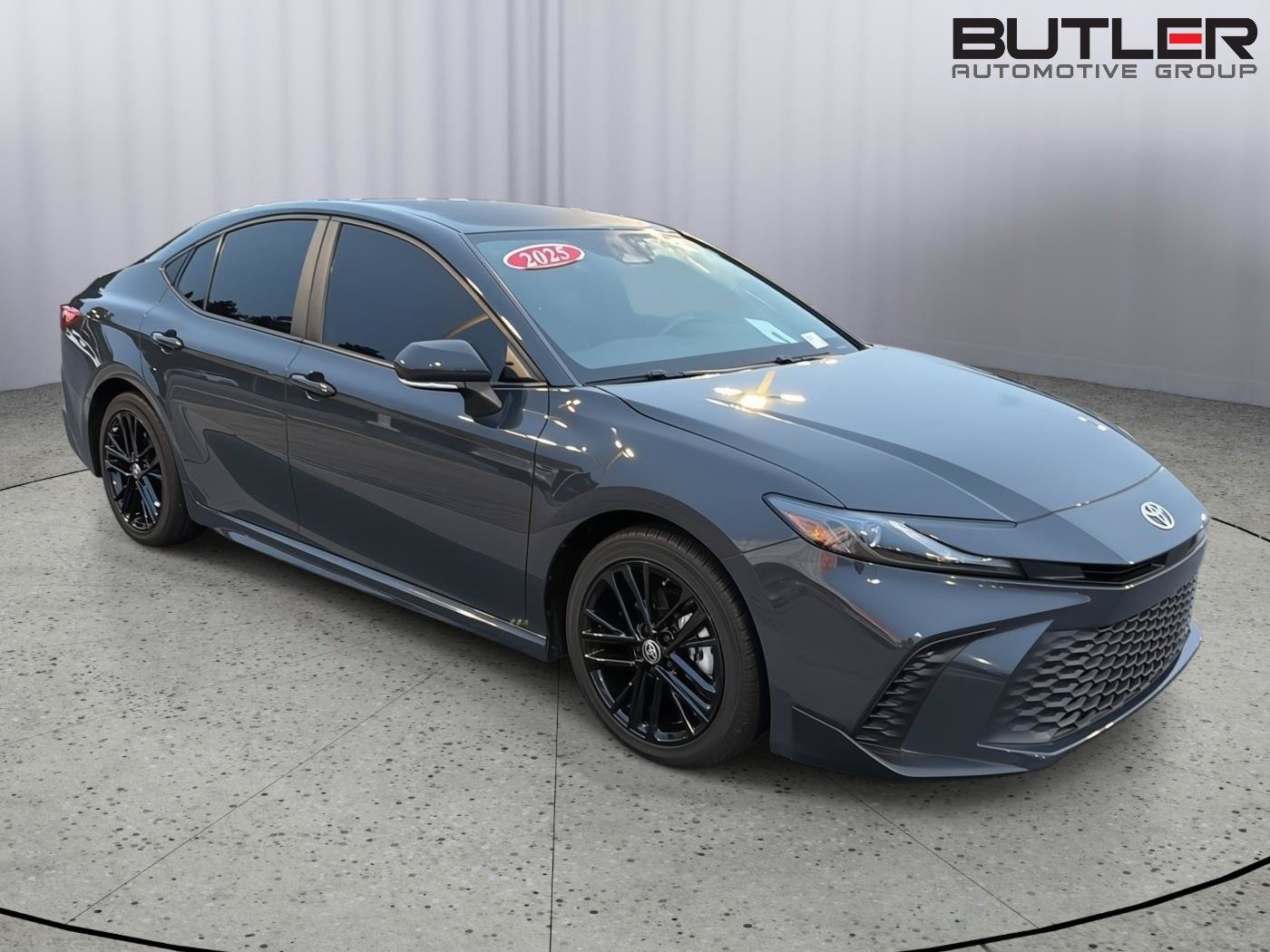 Used 2025 Toyota Camry SE w/ Multimedia Upgrade Package FWD image 8