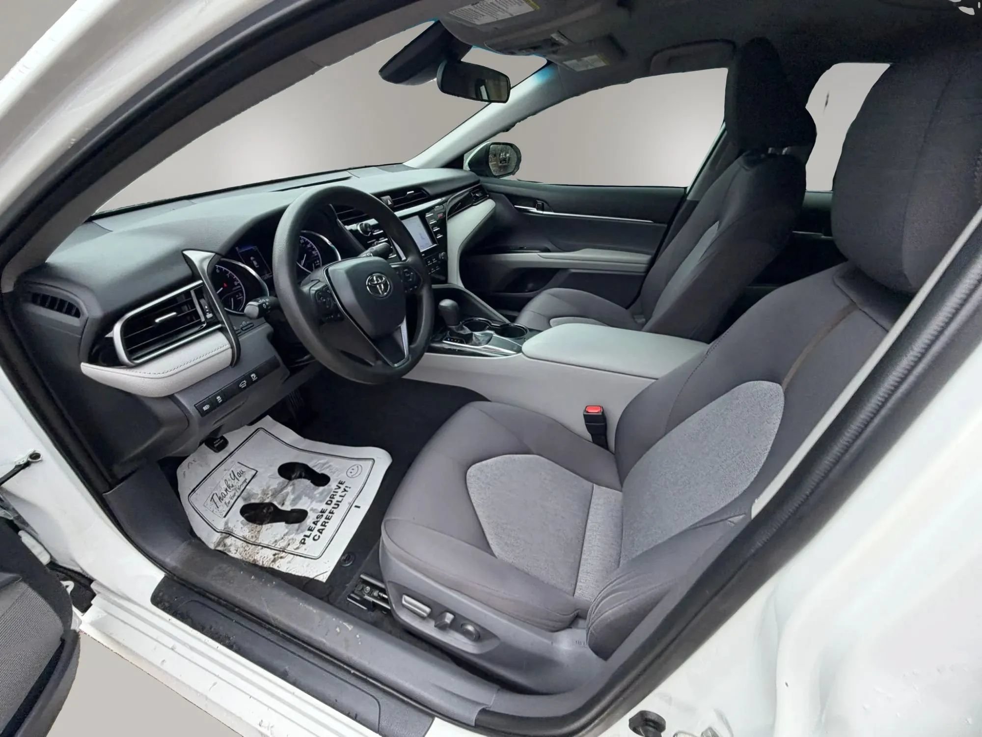 Used 2020 Toyota Camry LE FWD image 18