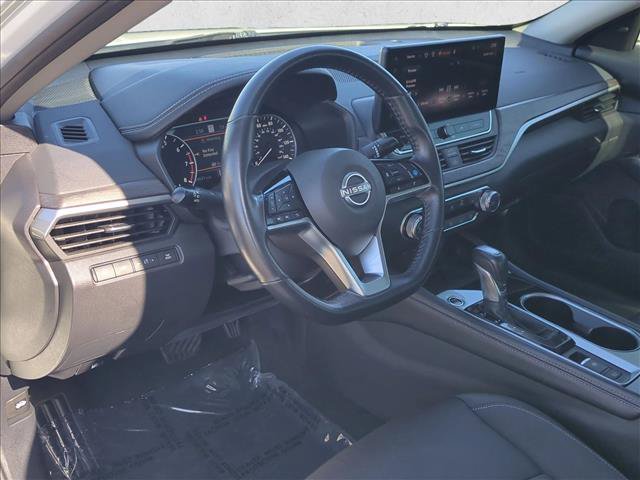 Used 2023 Nissan Altima 2.5 SV w/ SV Premium Package FWD image 10