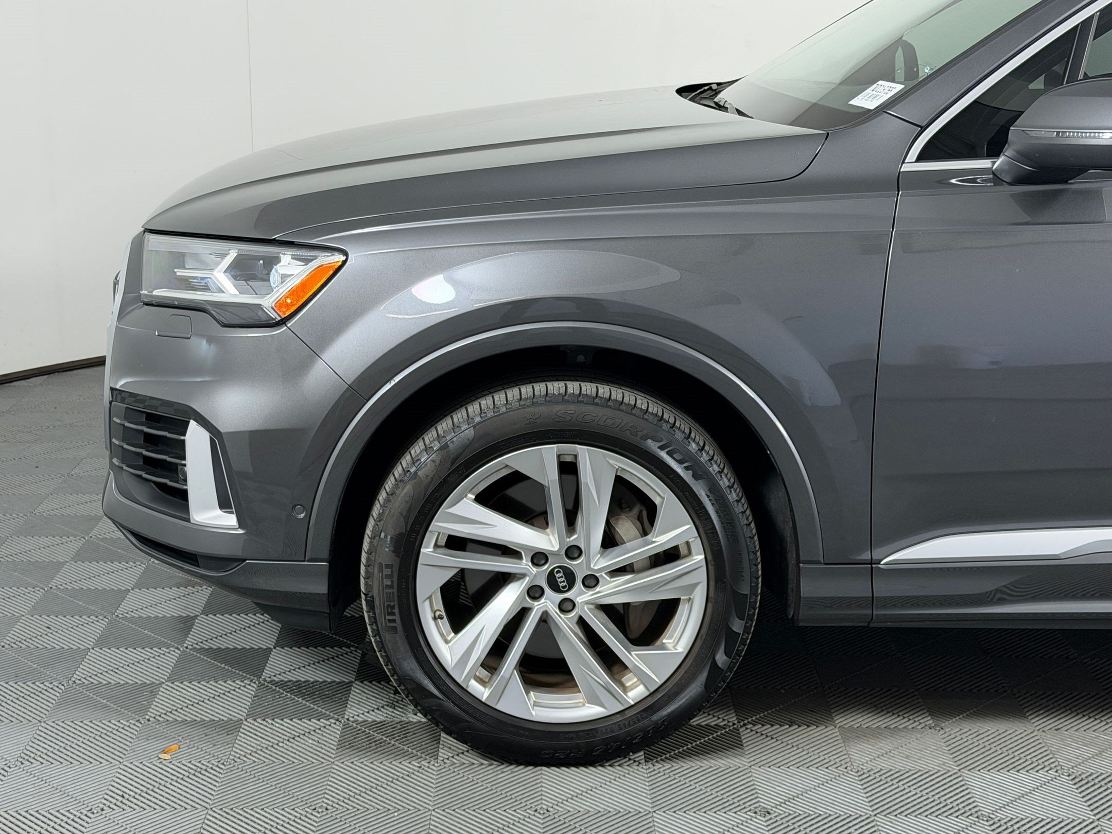 Used 2022 Audi Q7 3.0T Premium Plus w/ Premium Plus Package AWD/4WD image 24