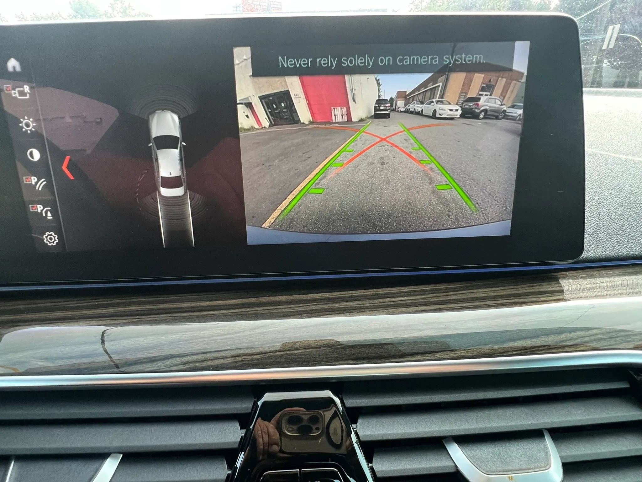 Used 2018 BMW 530e xDrive w/ Premium Package 2 AWD/4WD image 25