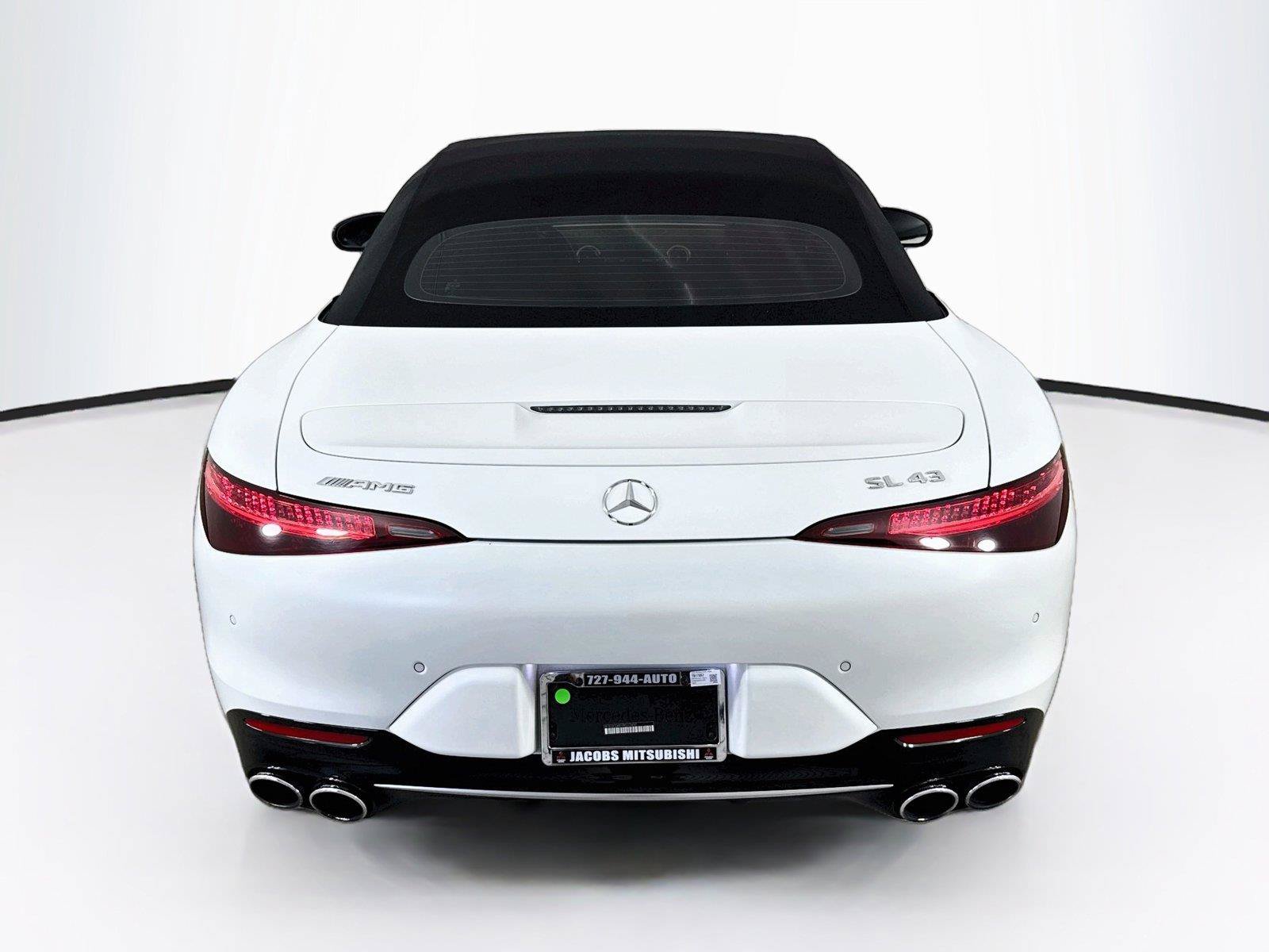 Used 2023 Mercedes-Benz SL 43 AMG w/ Driver Assistance Package image 4