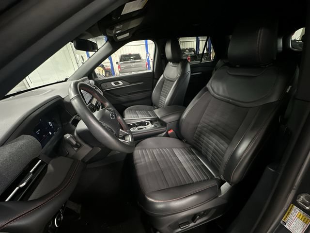 Used 2025 Ford Explorer ST-Line AWD/4WD image 17
