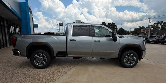 New 2026 GMC Sierra 2500 SLE w/ SLE Value Package; AWD/4WD image 2