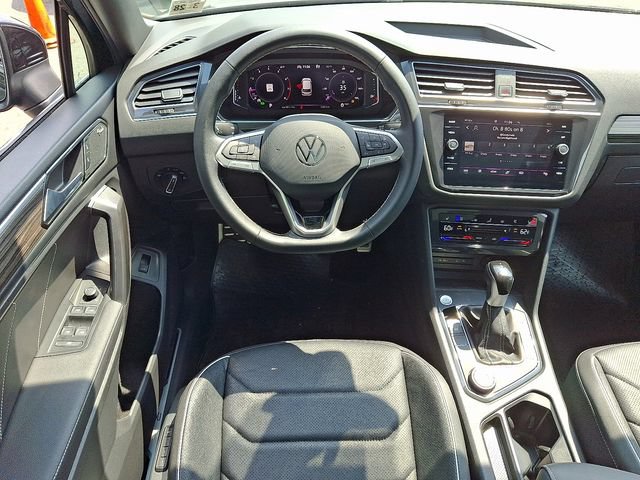 Used 2023 Volkswagen Tiguan SEL R-Line AWD/4WD image 12