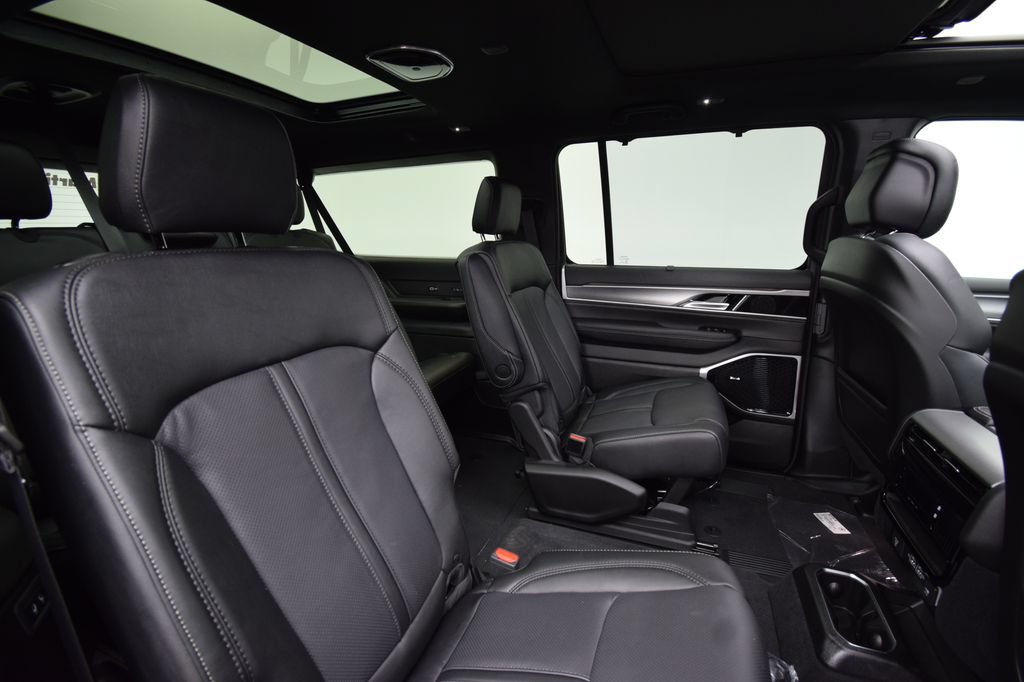 New 2026 Jeep Grand Wagoneer L Limited AWD/4WD image 20