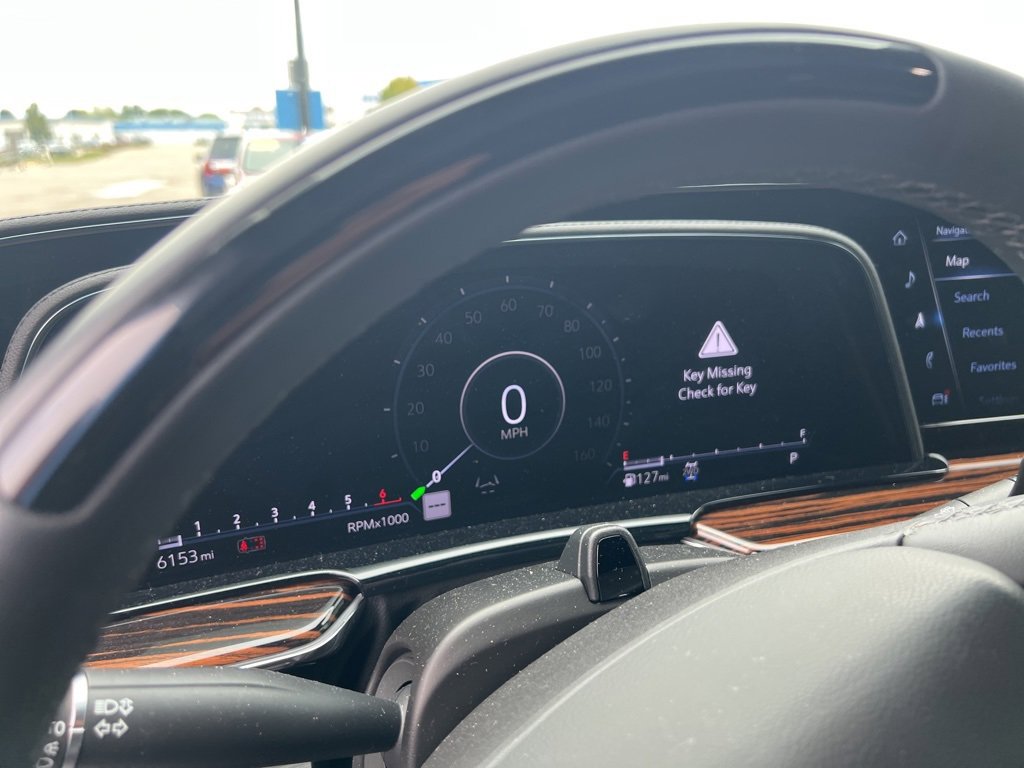 Used 2024 Cadillac Escalade ESV Premium Luxury image 31