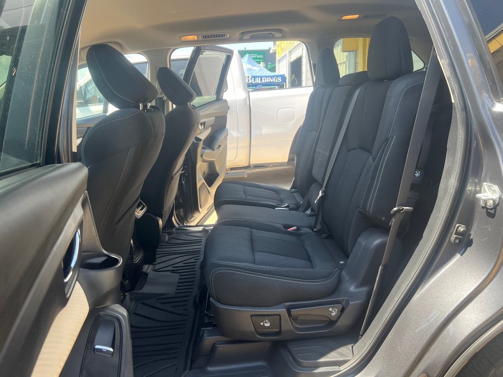 Used 2022 Subaru Ascent Premium w/ Convenience Package AWD/4WD image 15