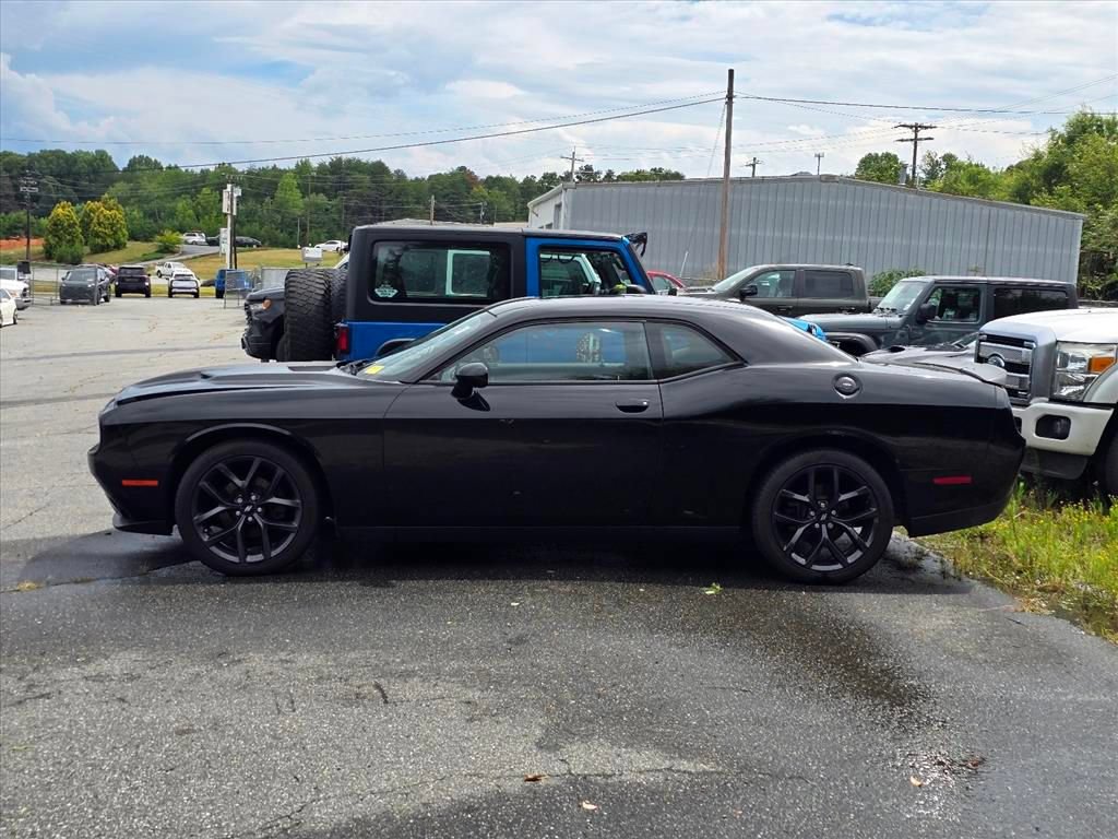 Used 2019 Dodge Challenger SXT w/ Blacktop Package RWD image 13