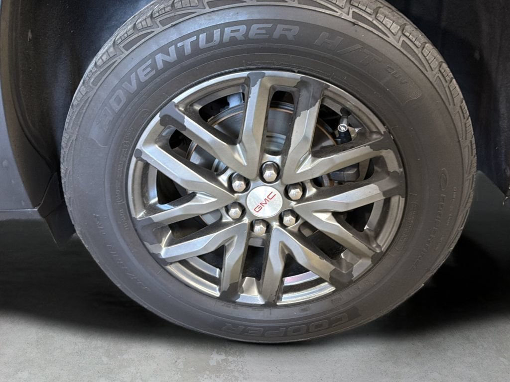 Used 2017 GMC Acadia SLT AWD/4WD image 42