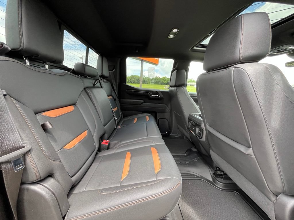 Used 2024 GMC Sierra 1500 AT4 w/ Technology Package AWD/4WD image 32