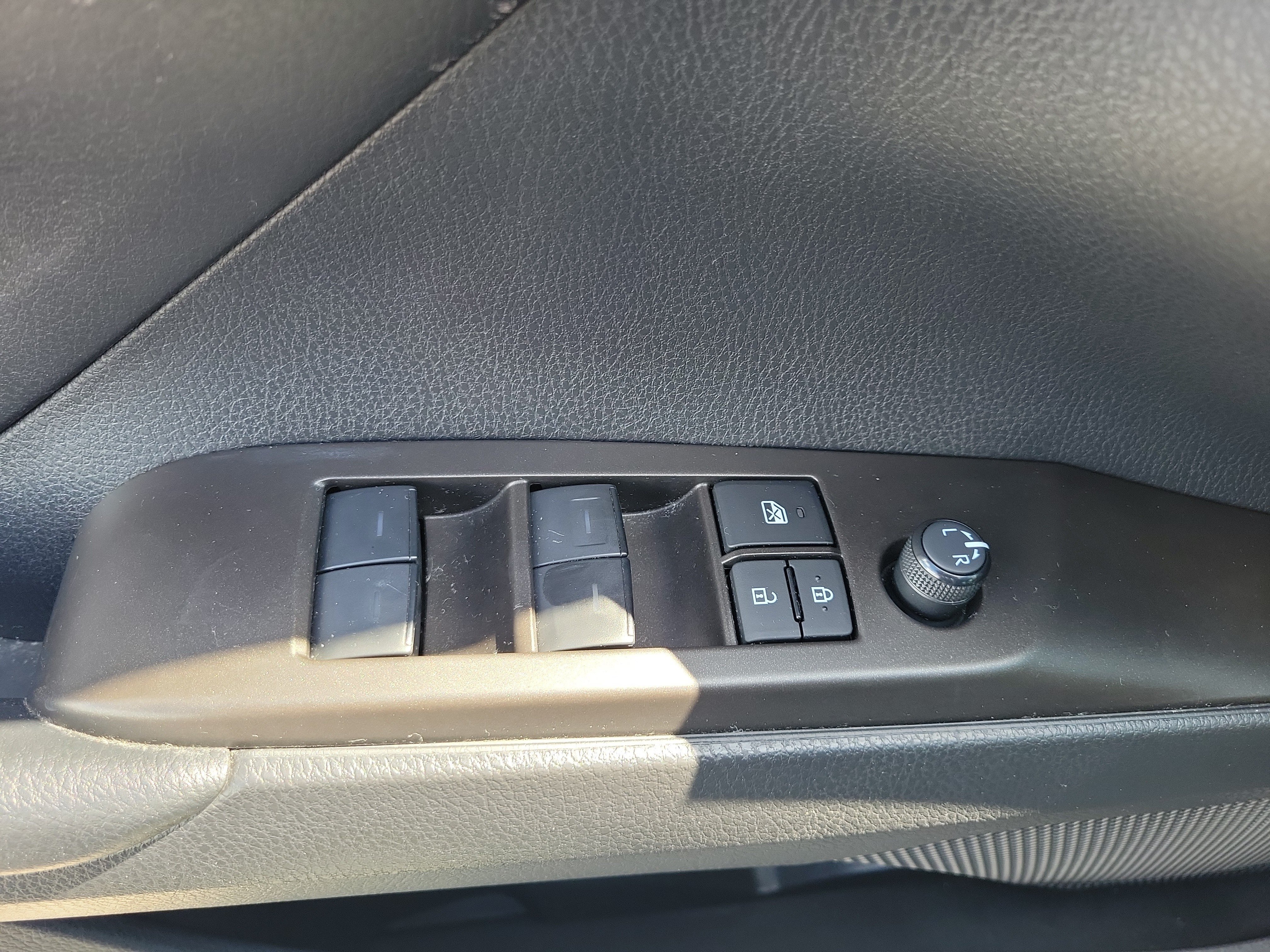 Used 2024 Toyota Camry LE FWD image 20