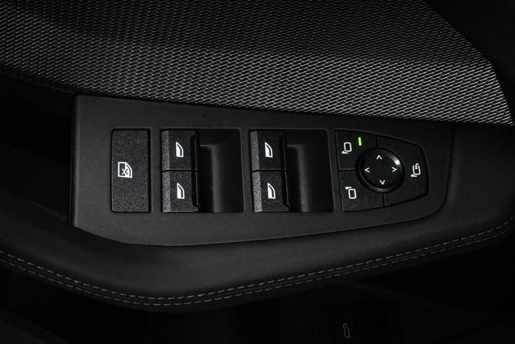 Used 2025 BMW M235i xDrive w/ Premium Package image 32