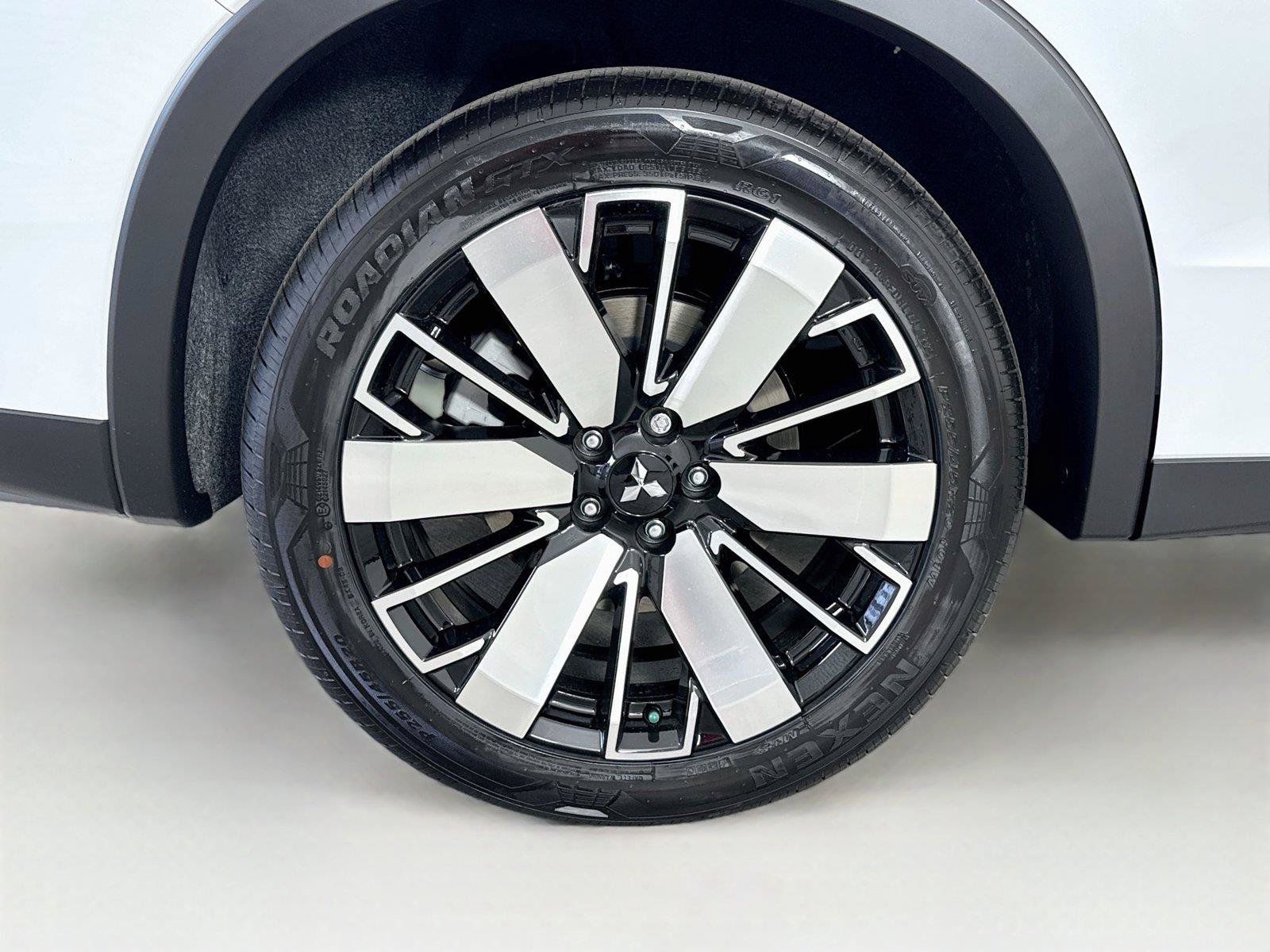 New 2026 Mitsubishi Outlander SE FWD image 33