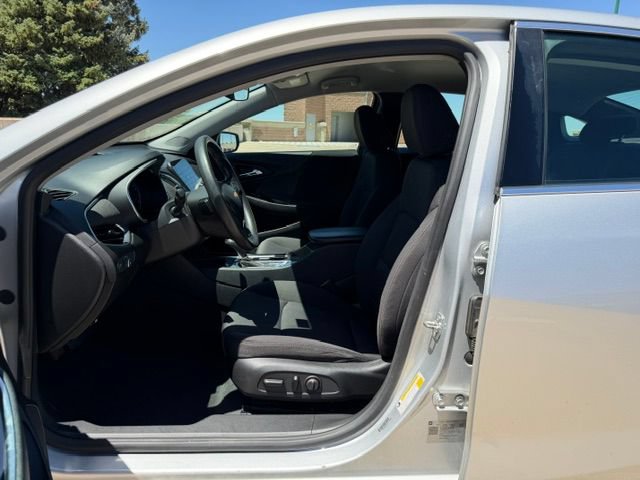 Used 2020 Chevrolet Malibu LT FWD image 11