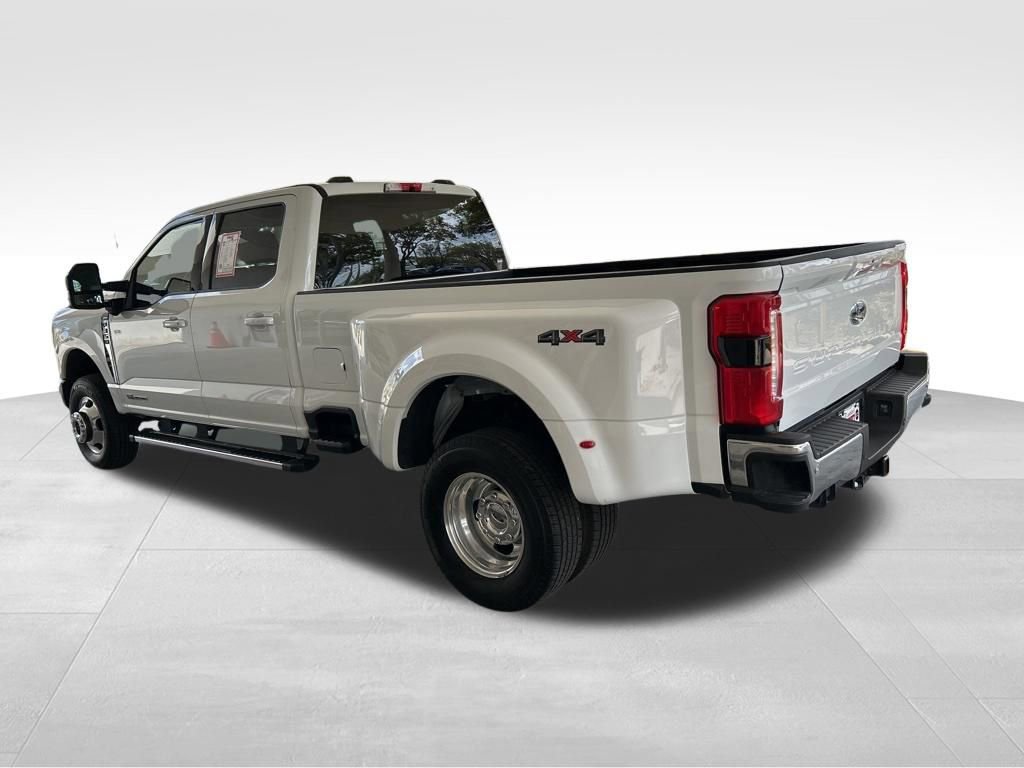 Used 2025 Ford F350 Lariat image 4