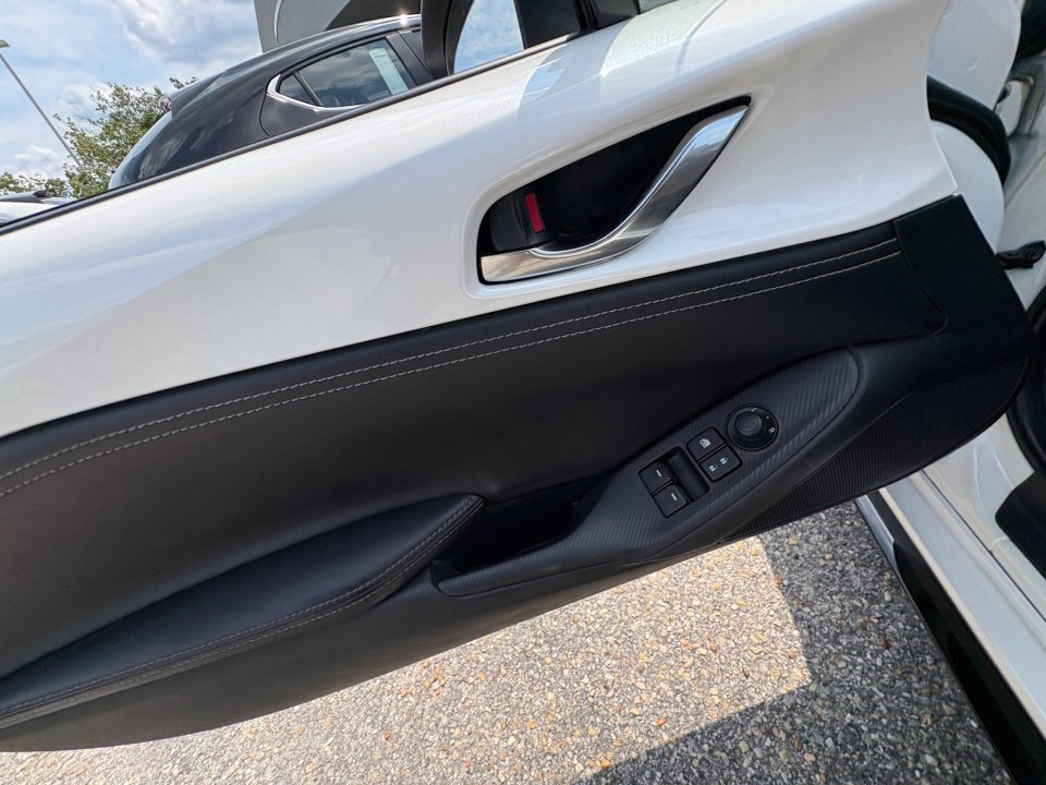 Certified 2023 MAZDA MX-5 Miata Club w/ Brembo/BBS Recaro Package RWD image 31