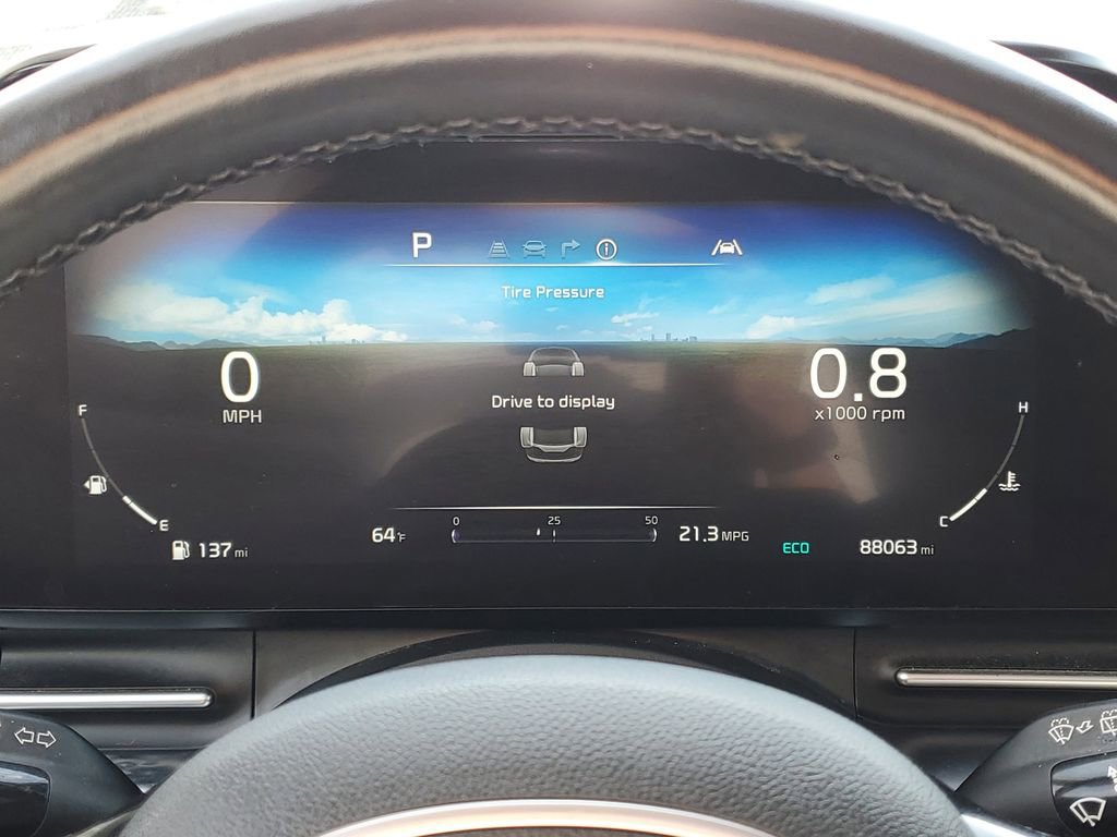 Used 2022 Kia Carnival SX Prestige image 18