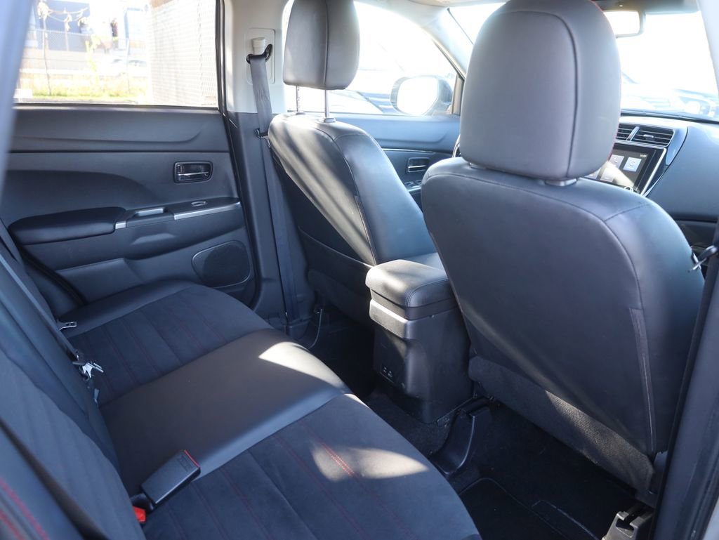 Used 2024 Mitsubishi Outlander Sport ES image 17