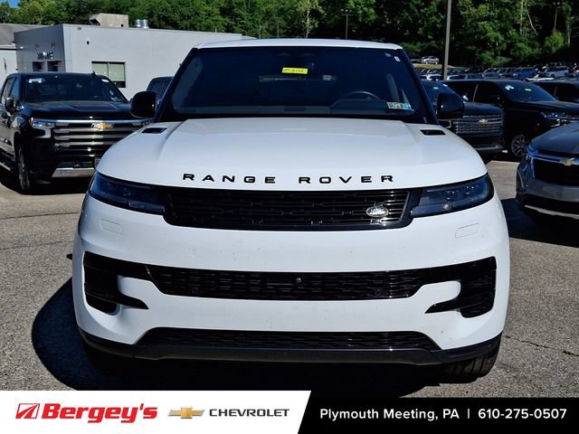Used 2025 Land Rover Range Rover Sport SE AWD/4WD image 3