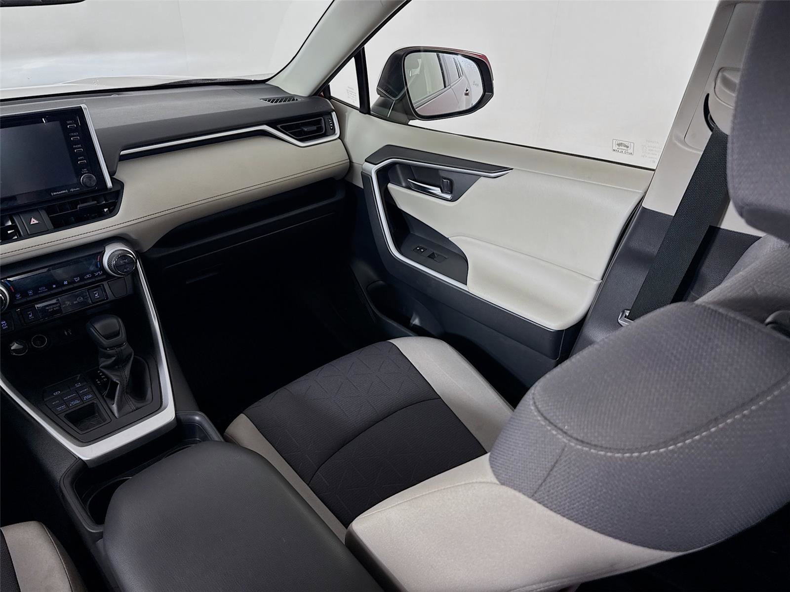 Used 2019 Toyota RAV4 XLE image 25