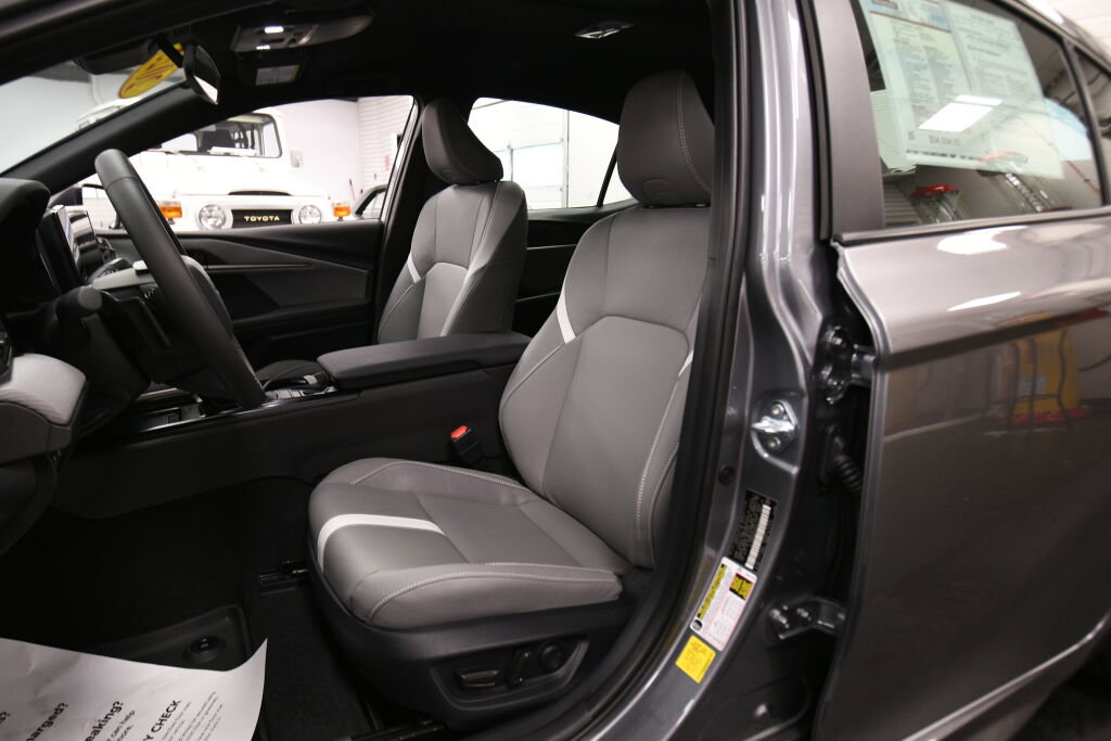 Certified 2025 Toyota Camry SE image 10