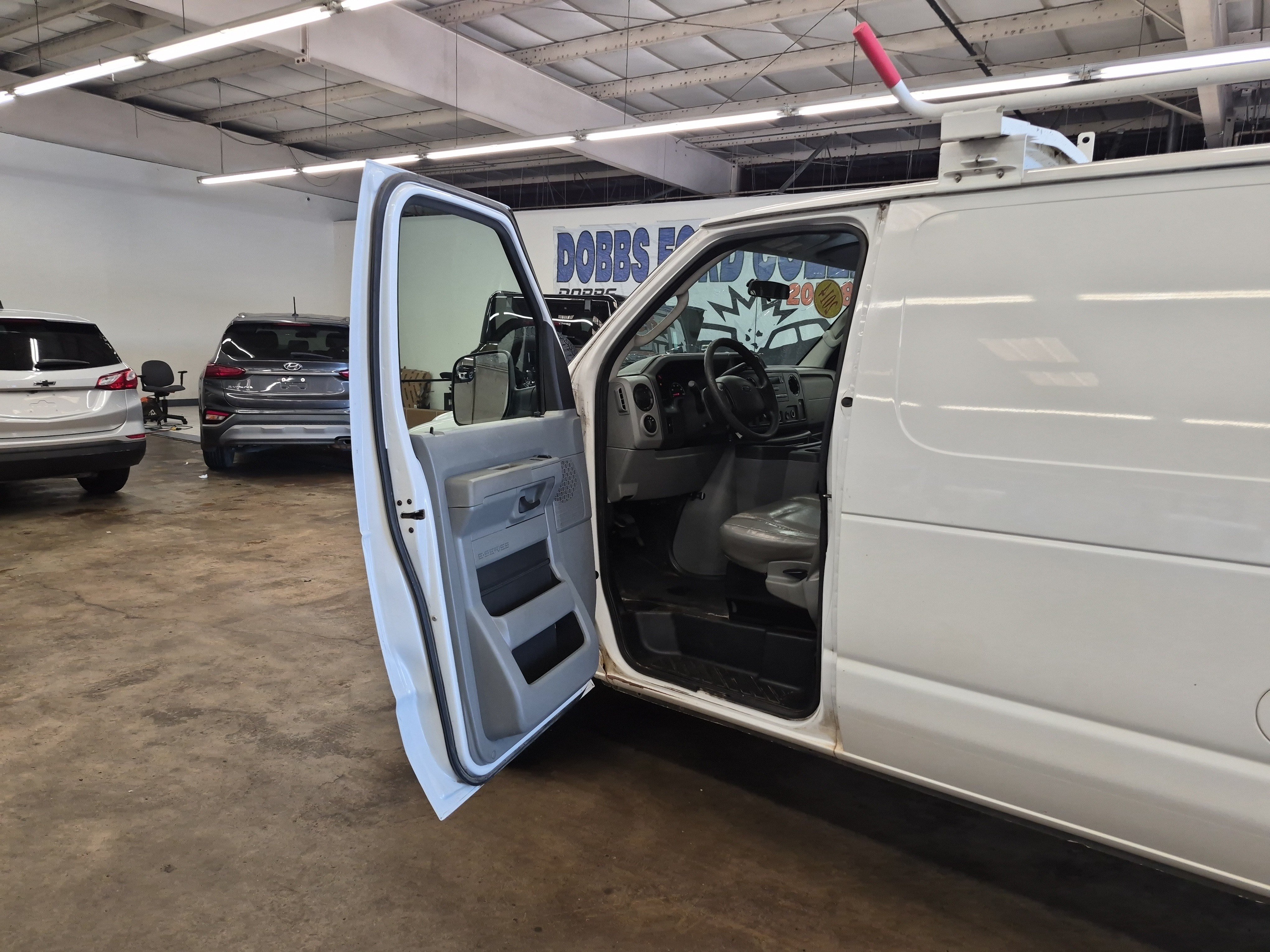 Used 2014 Ford E-250 and Econoline 250 RWD image 8